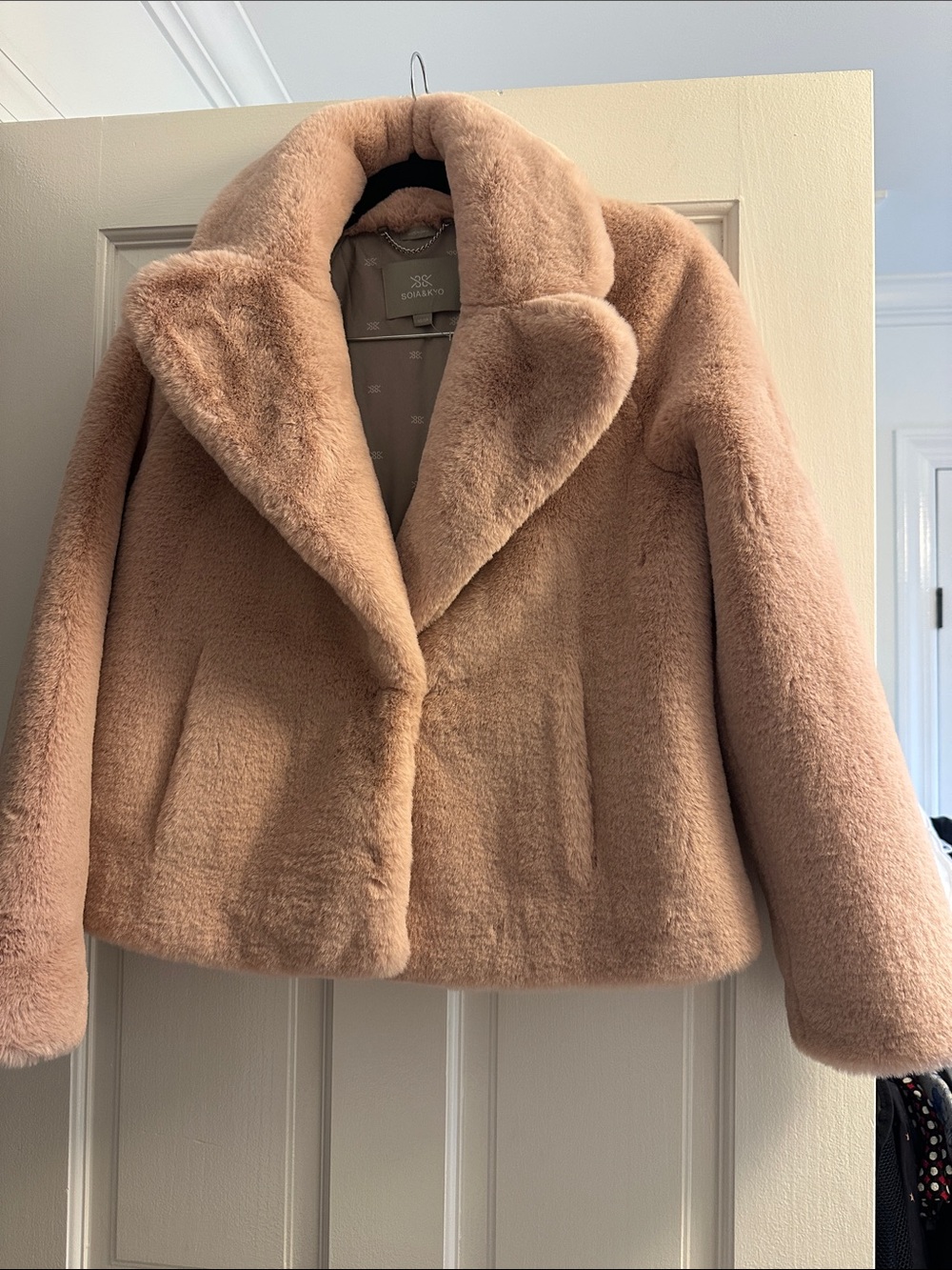 Soia & Kyo Plush Cropped Teddy Jacket in Blush pink